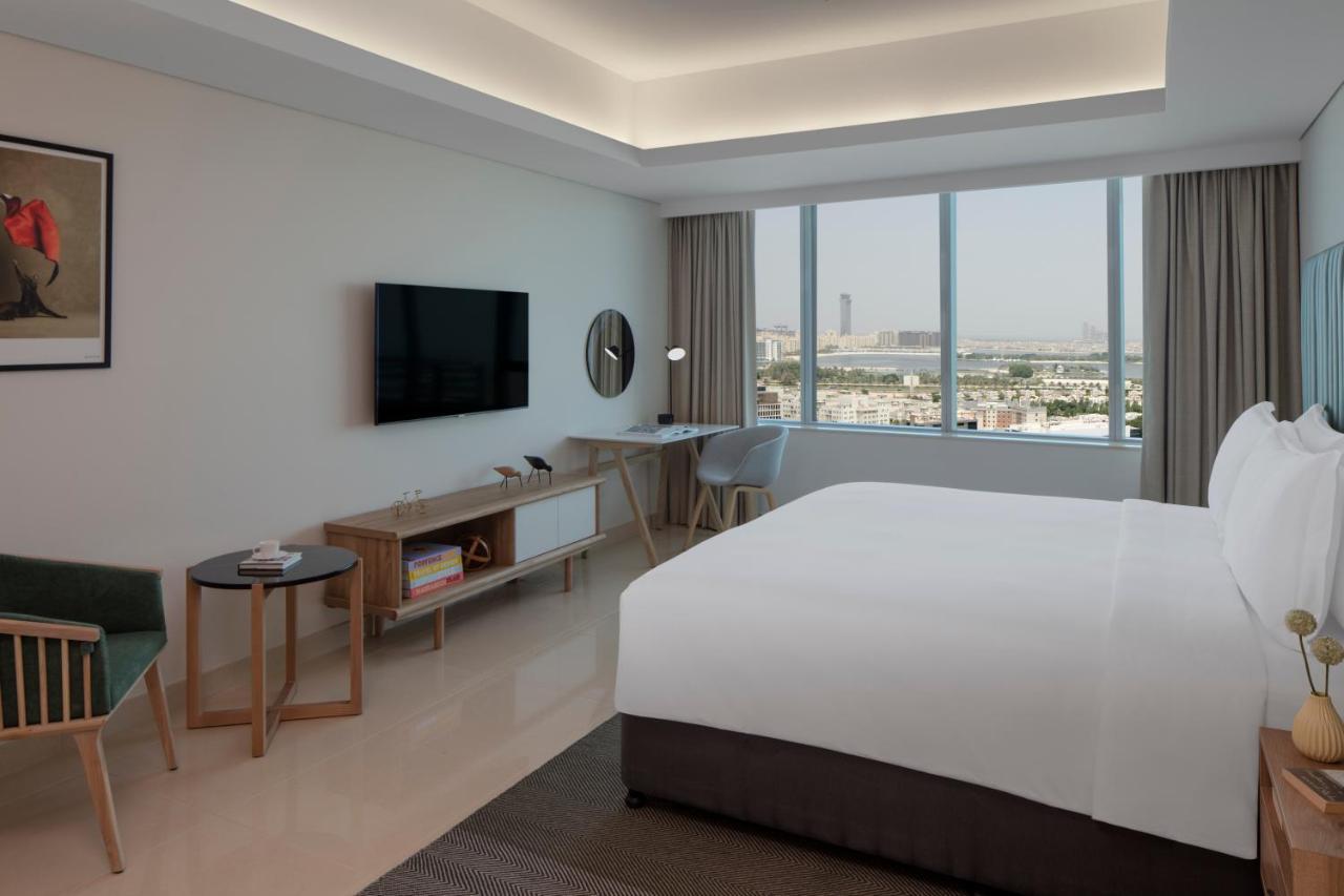 One-Bedroom King Suite Sea View High Floor
